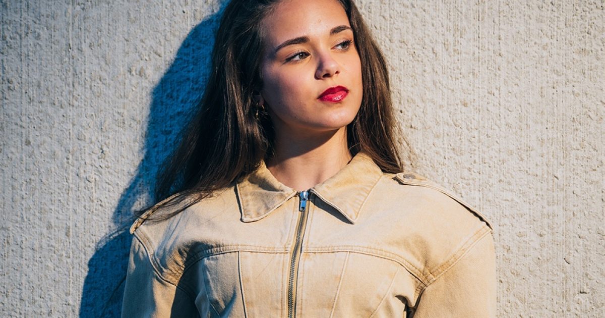 Luna Sabella | Premium Seats