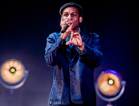 Leon Bridges betoverd het publiek | AFAS Live - english