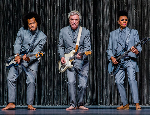 David Byrne zet strakke show neer | AFAS Live