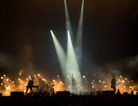 spectaculaire lichtshow van Nine Inch Nails | AFAS Live