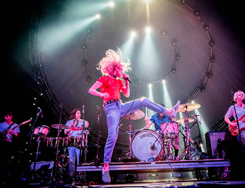 'We! Are! Paaaramooore!' | AFAS Live